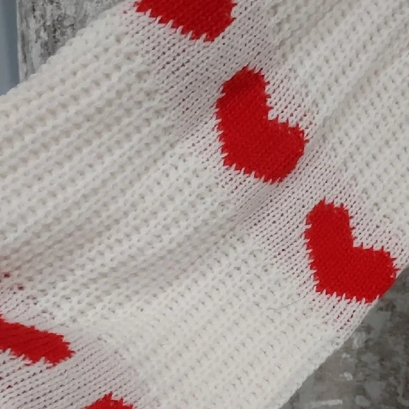 Jessica Simpson Cream Sweater with Red Heart Design - Picture 2 of 5